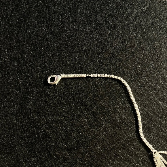 NWOT Kendra Scott Patricia Necklace - Picture 3 of 4